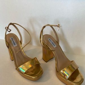 Steve Madden Women’s Lessa Heeled Sandal - Platform - Metallic Gold - size 8.5M